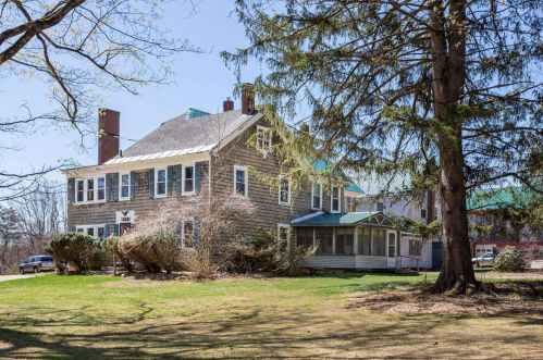 1240 Franklin Pierce Hwy, Barrington NH 03825-7331 exterior