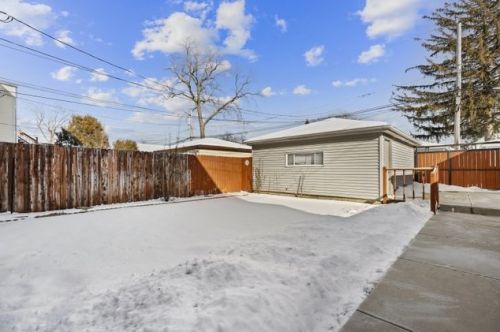 1725 Meade Ave, Chicago IL 60634-5023 exterior