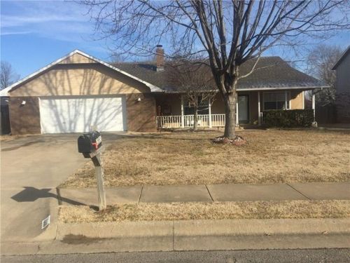 3553 Hillview Ct, Springdale, AR 72762-5713