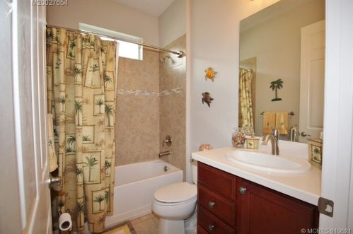 10092 Oak Tree Cir, Fort Pierce FL 34987-2454 exterior