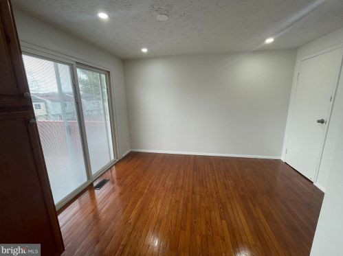 19 Farmcrest Ct, Silver Spring MD  20905-6043 exterior