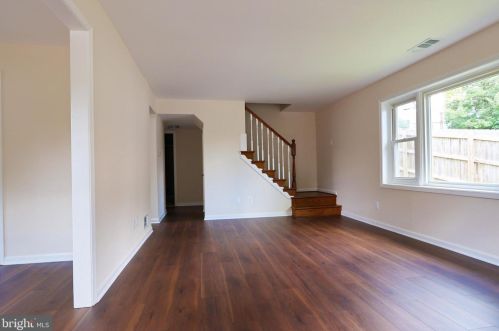 2624 Maple St, Alexandria VA  22306-1702 exterior