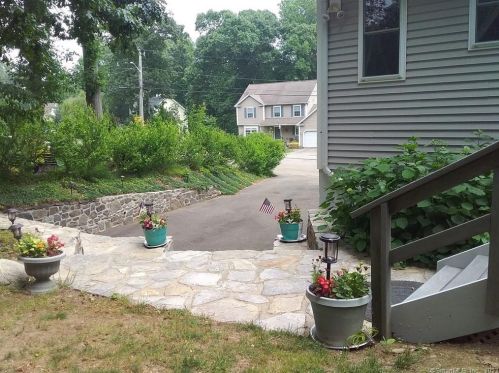 54 Franklin Ave, Derby CT 06418-2227 exterior