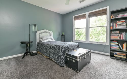 1636 Oakleaf Ln, Pittsburgh PA 15237-6708 exterior