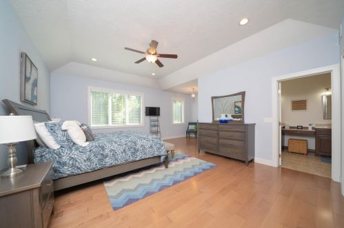 3900 Oakharbor St, Kalamazoo MI 49009-6185 exterior