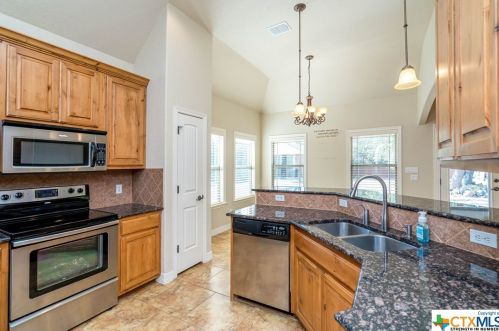 578 Winding River Ln, Spring Branch TX 78070-6382 exterior