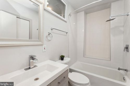 1607 D St, Washington DC  20003-2441 exterior