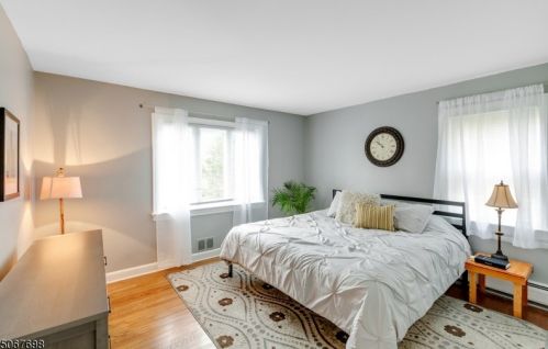 49 Ashby Ave, Livingston NJ 07039-2025 exterior