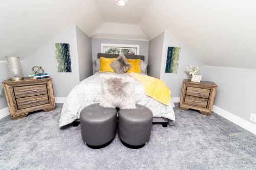 9132 Saginaw Ave, Chicago IL  60617-4150 exterior