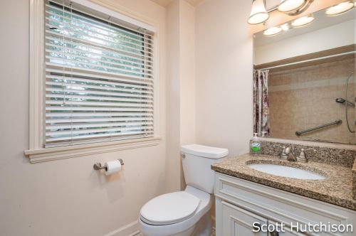 1842 Diamond Ave, Grand Rapids MI 49505-4873 exterior