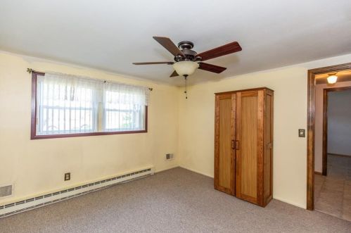 702 Knollwood Dr, Woonsocket RI 02895-2632 exterior