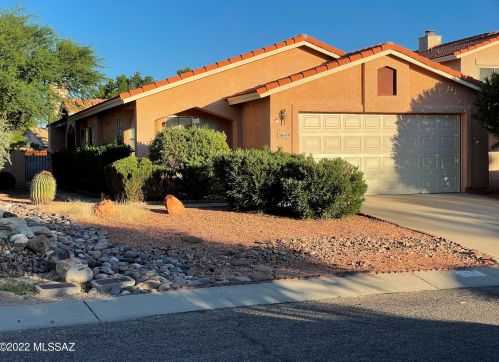 5049 Blackbird Dr, Tucson AZ 85742-5110 exterior