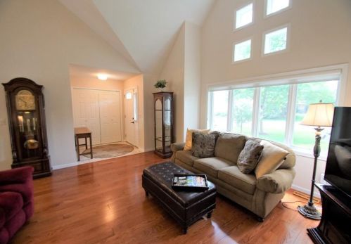 7822 Courtyard Dr, Madison, WI 53719-3517