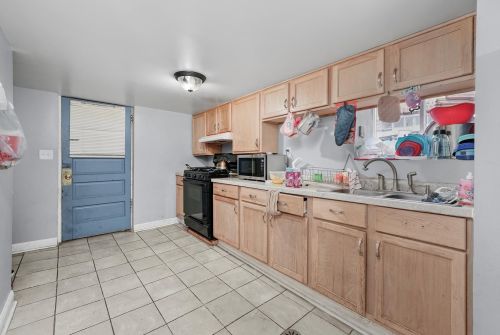 7235 Washtenaw Ave, Chicago IL  60645-1435 exterior