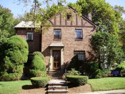 50 Boulevard Rd, Newton, MA 02459-1204