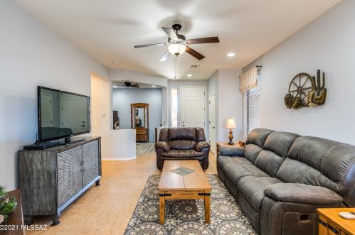 589 Rugged Cyn Dr, Green Valley AZ 85614-6188 exterior