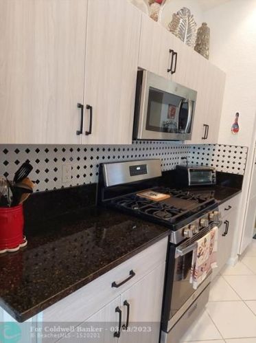 426 Springview Loop, Fort Pierce FL  34986-2663 exterior