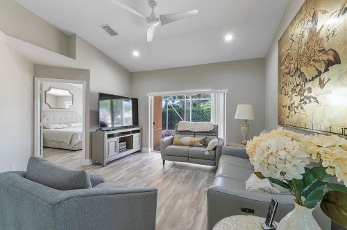 8362 Logia Cir, Boynton Beach FL 33472-7113 exterior