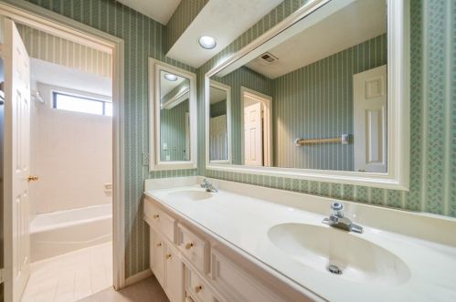 2706 Frst Gdn Dr, Humble TX 77345-1418 exterior