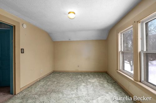 1711 Fulton St, Grand Rapids MI 49506-1814 exterior