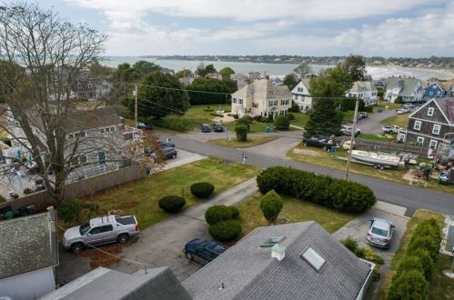 188 Allston Ave, Middletown RI 02842-5804 exterior