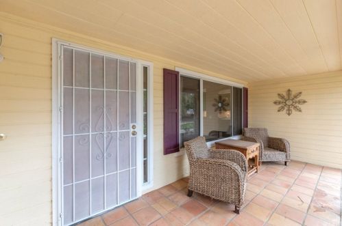 38325 De Portola Rd, Temecula CA 92592-8984 exterior