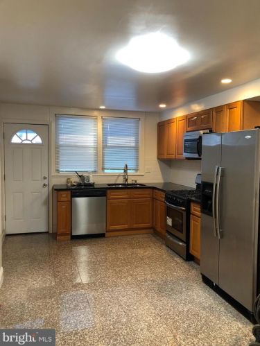 2437 11 St, Philadelphia PA 19123-1135 exterior