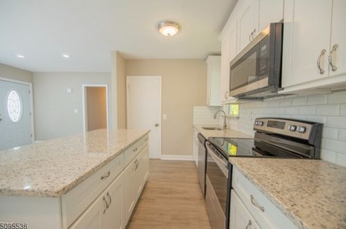 451 River Rd, Rahway NJ  07065-4203 exterior