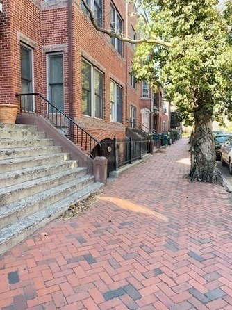 24 Mattoon St, Springfield, MA 01105-2080