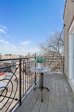 2316 Harrison St, Chicago IL 60612-3675 exterior