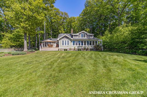 3147 Scenic Dr, Meskegon MI  49445-9609 exterior