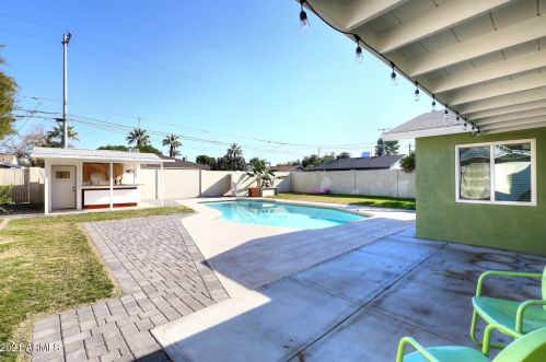 5711 12 Pl, Phoenix AZ 85014-5157 exterior