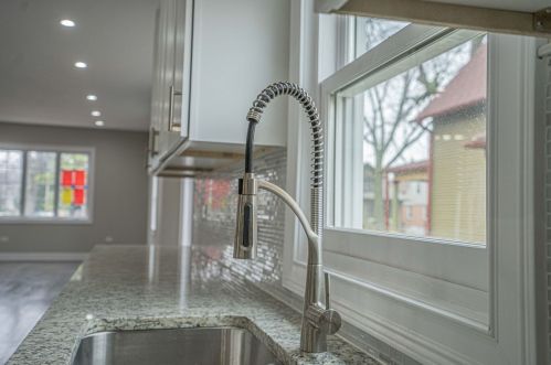 518 6 Ave, Broadview IL 60153-1149 exterior