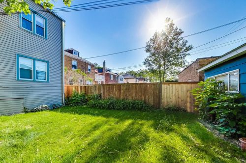 2836 Lunt Ave, Chicago IL 60645-2917 exterior