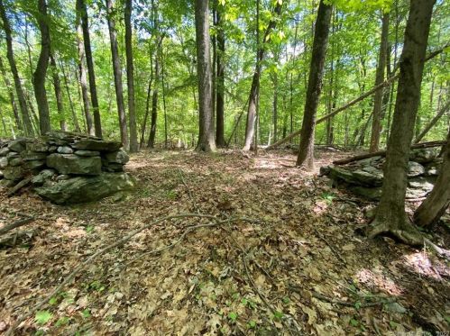 244 St, Roxbury CT 06783-1014 exterior