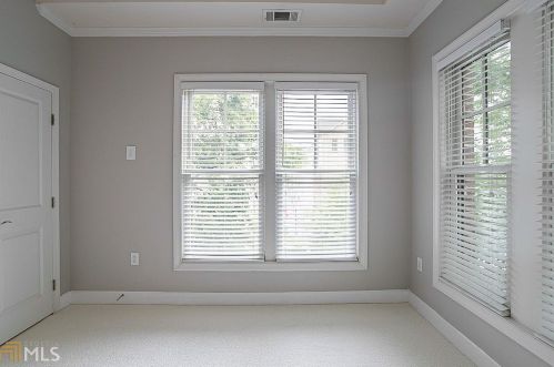 706 Cosmopolitan Dr, Atlanta GA 30324-3615 exterior