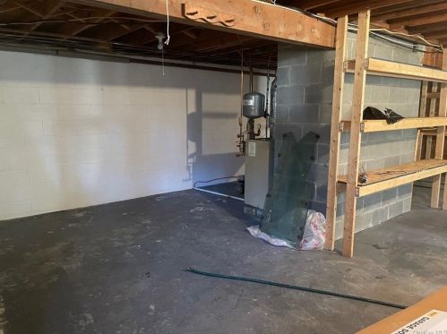 15 Needle Ln, Poughkeepsie NY 12603-4814 exterior