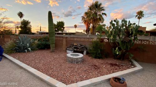 9401 Deer Trl Cir, Tucson AZ 85710-8034 exterior