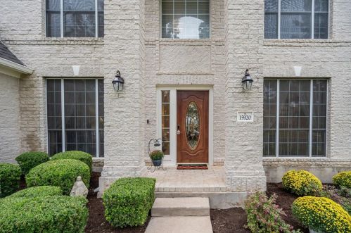 15920 Braesgate Dr, Austin, TX 78717-4817