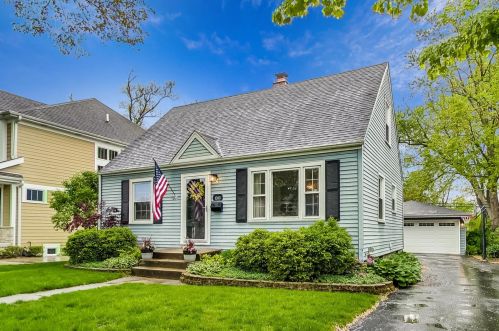 1010 Saylor Ave, Elmhurst, IL 60126-5013