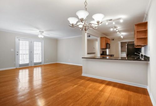 207 Brighton Pt, Atlanta GA 30328-1372 exterior