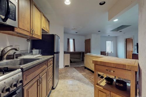 25 Sparrowbush Rd, Upper Saddle River NJ 07458-1420 exterior