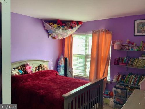 215 Stonebridge Blvd, New Castle DE 19720-6708 exterior