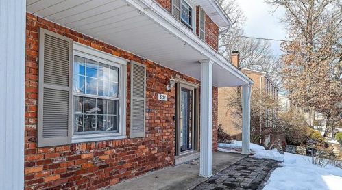 8157 Roosevelt Blvd, Pittsburgh, PA 15237-4441