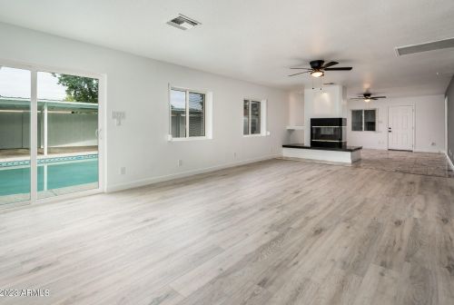 3315 Christy Dr, Phoenix AZ  85029-4230 exterior