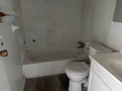 230 Franklin St, Ellisboro NC  27025-1955 exterior