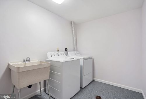 6638 Madison Mclean Dr, Mc Lean VA 22101-2901 exterior