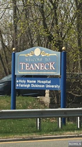 7 Millay Ct, Teaneck NJ 07666-6485 exterior