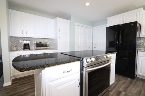 11 Hubbard Rd, Dover NH 03820-4272 exterior