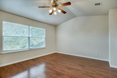 6804 Auckland Ct, Austin TX 78749-4135 exterior